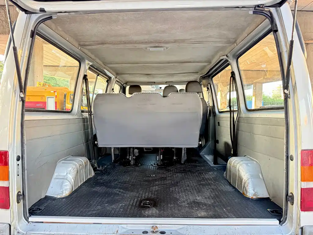 Ford Transit Classic — миниатюра 9