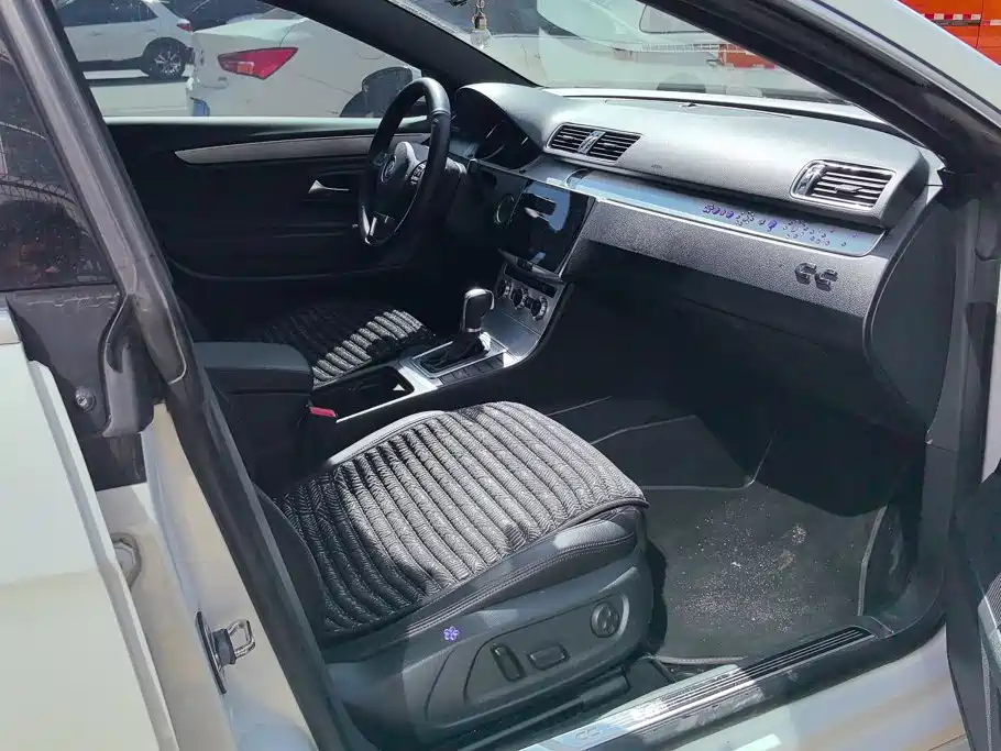 Volkswagen CC — миниатюра 8
