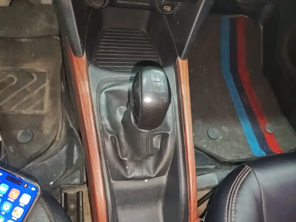Peugeot 301 — миниатюра 14