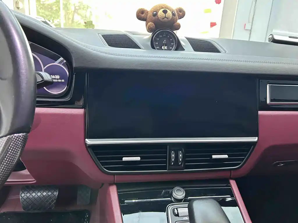 Porsche Cayenne Hybrid — миниатюра 10