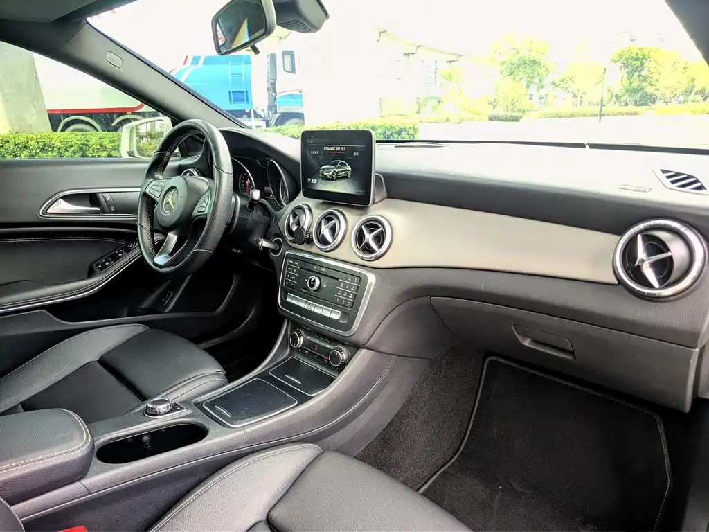 Mercedes-Benz CLA (Import) — миниатюра 8