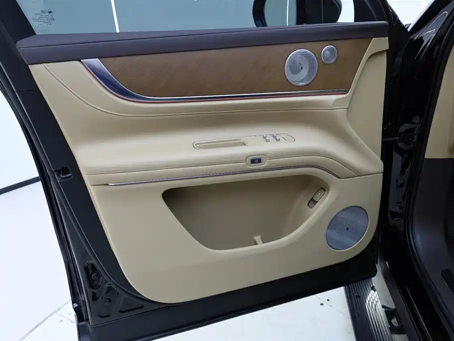 AITO ASK THE WORLD M9