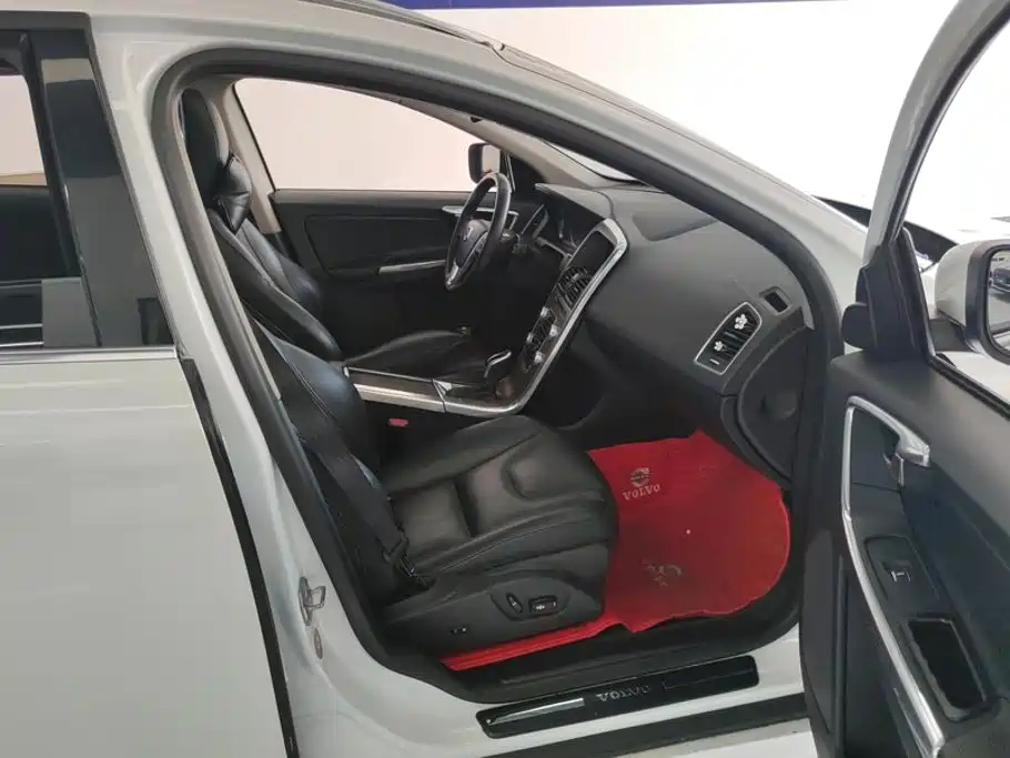 Volvo XC60 — миниатюра 8