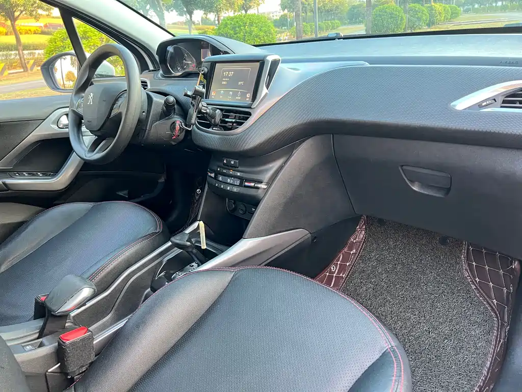 Peugeot 2008 — миниатюра 15