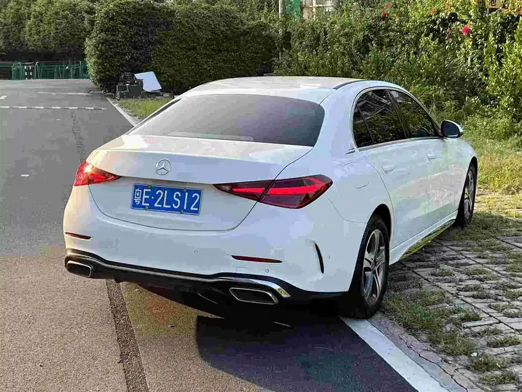 Mercedes-Benz C-Class — миниатюра 3