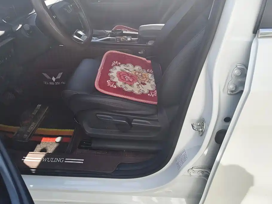 Wuling Jiachen — миниатюра 9