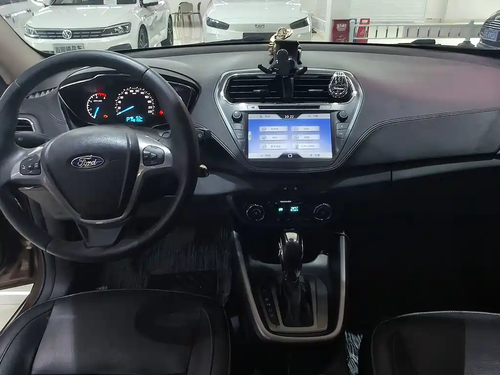 Ford Escort 2015 1.5L AT Fashion
