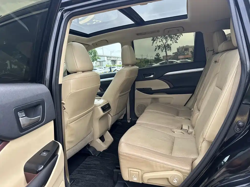 Toyota Highlander — миниатюра 9