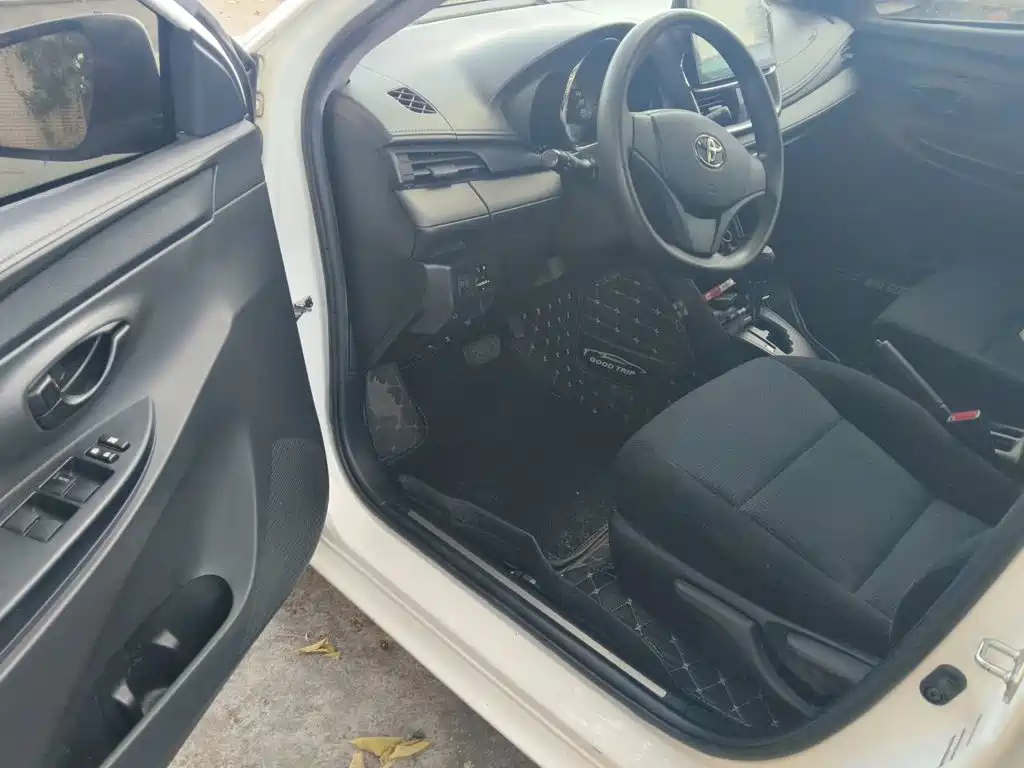 Toyota Yaris L — миниатюра 12