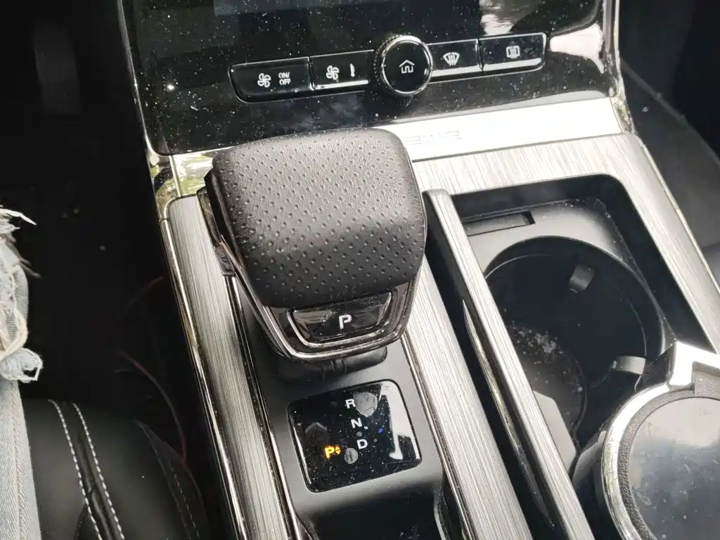 Roewe RX5 New Energy — миниатюра 11