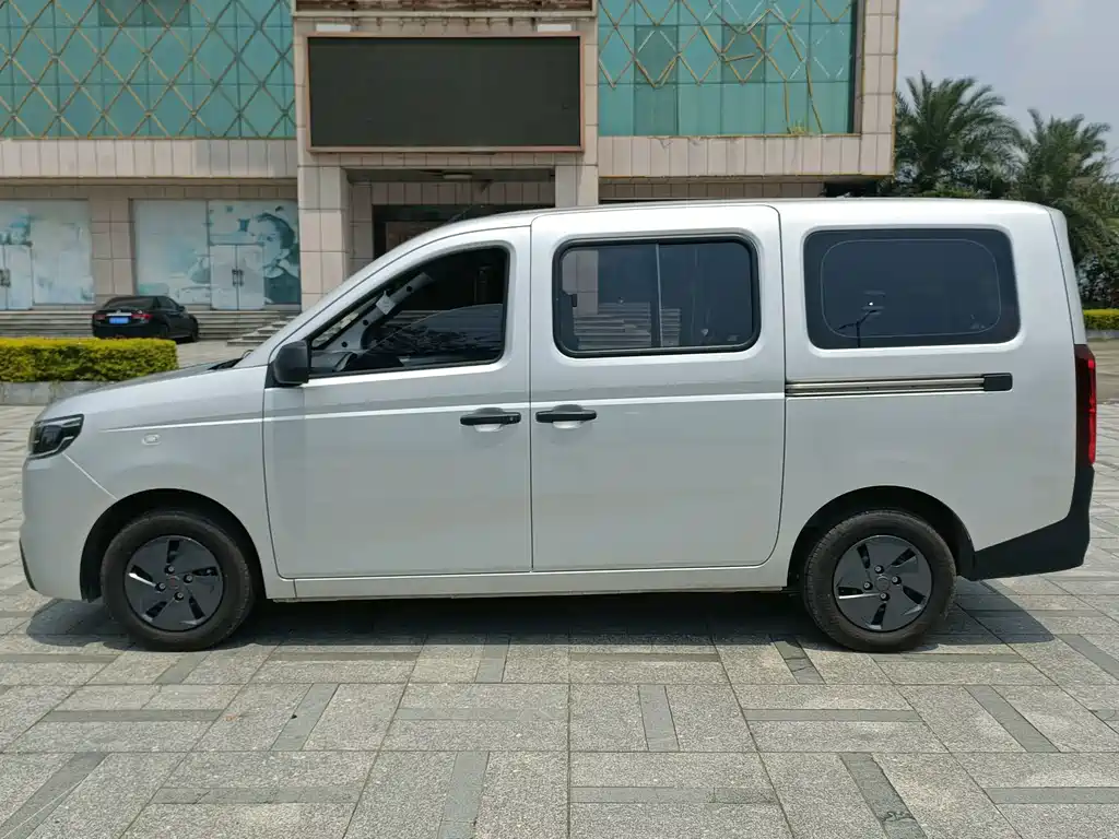 Wuling Rongguang EV — миниатюра 5
