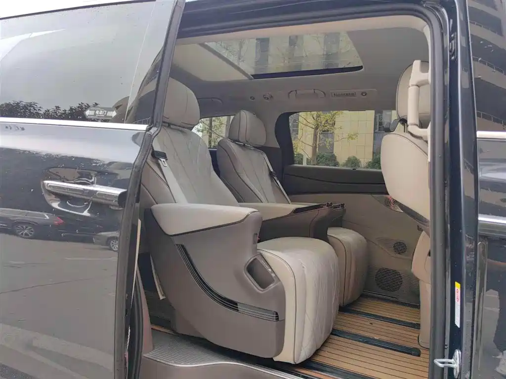 Denza D9 2022 DM-i 1040 Luxury