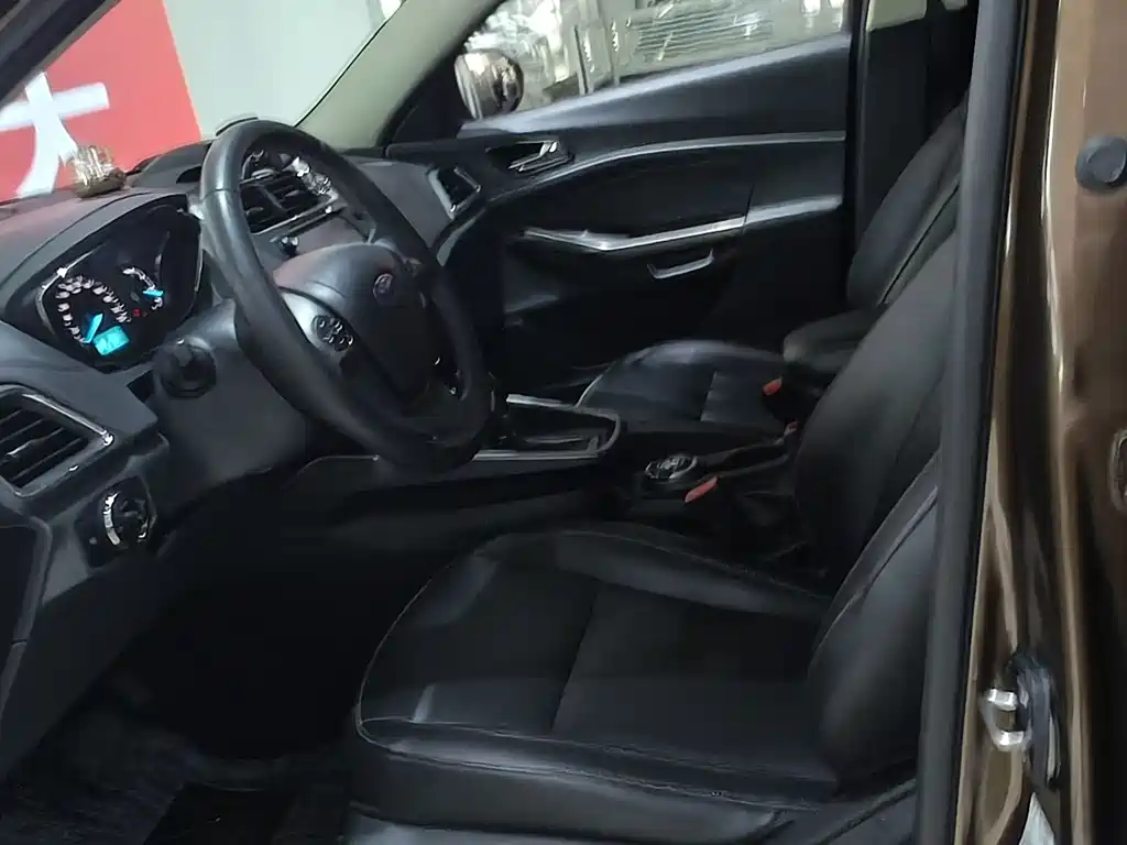 Ford Escort 2015 1.5L AT Fashion