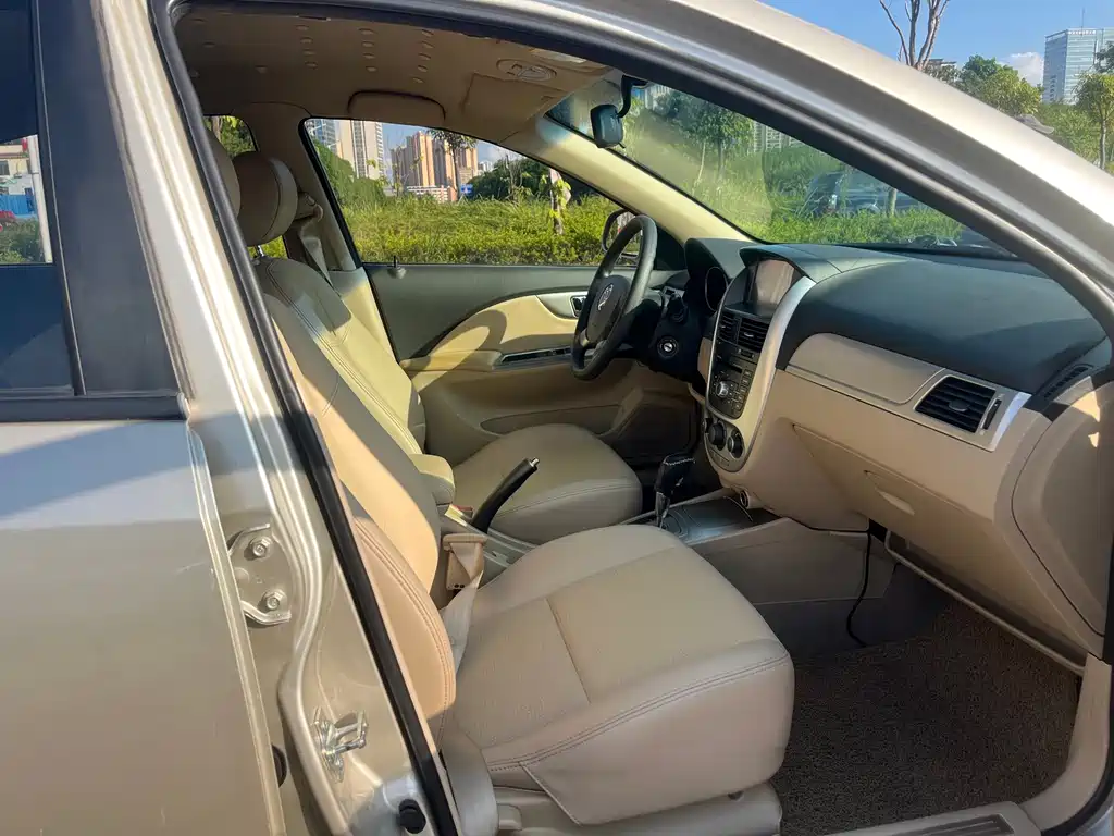 Buick Excelle — миниатюра 8