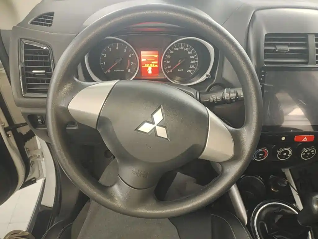 Mitsubishi ASX — миниатюра 11