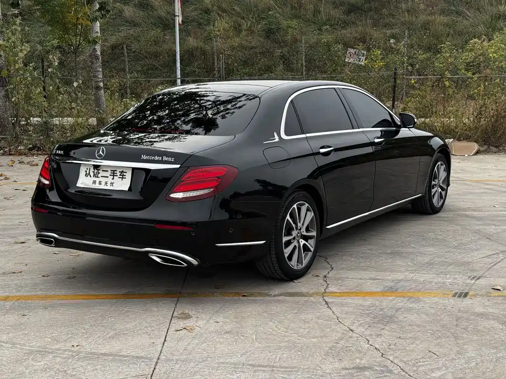 Mercedes-Benz E-Class — миниатюра 9