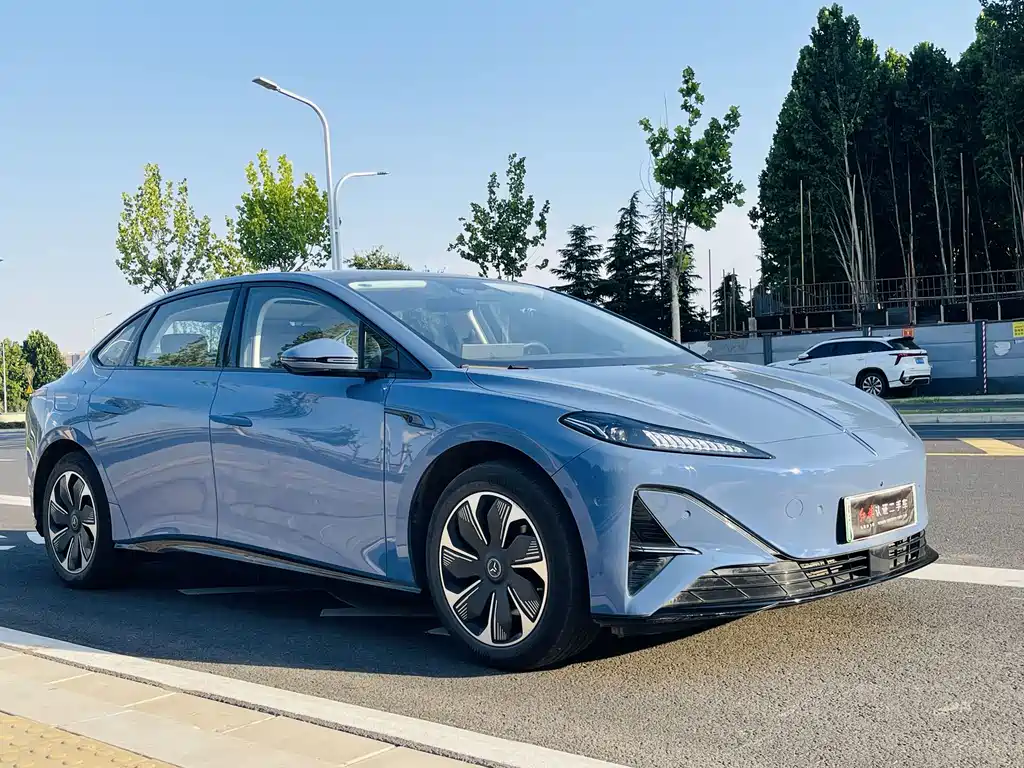 Hongqi 05 2025 750