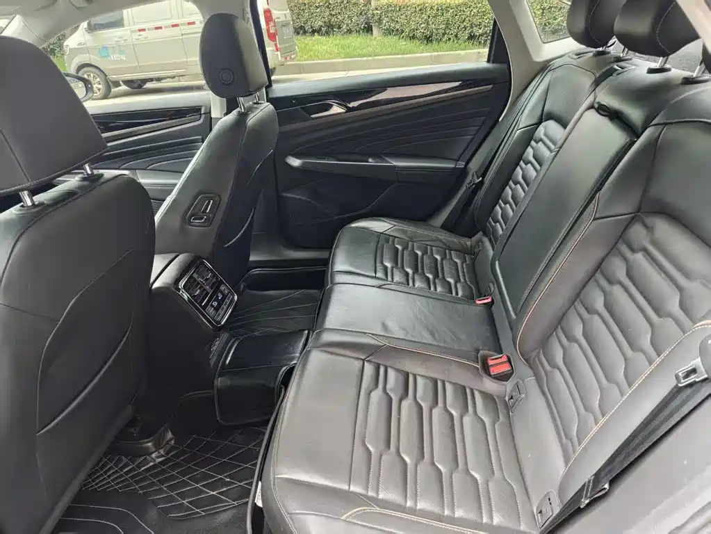 Volkswagen Passat 2019 330TSI Elite VI