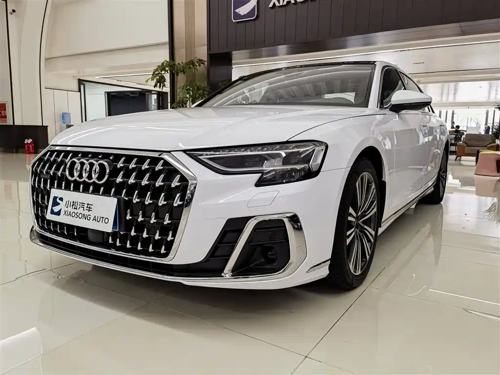 AUDI  A8