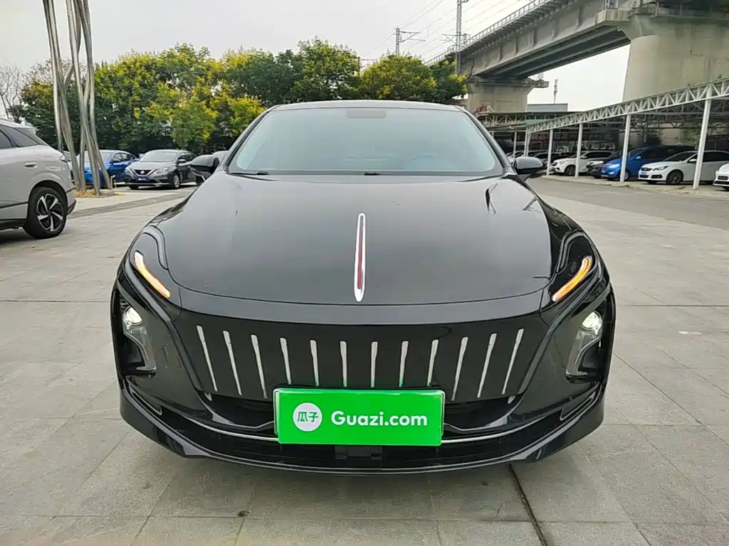 Hongqi Hongqi E-QM5 — миниатюра 3