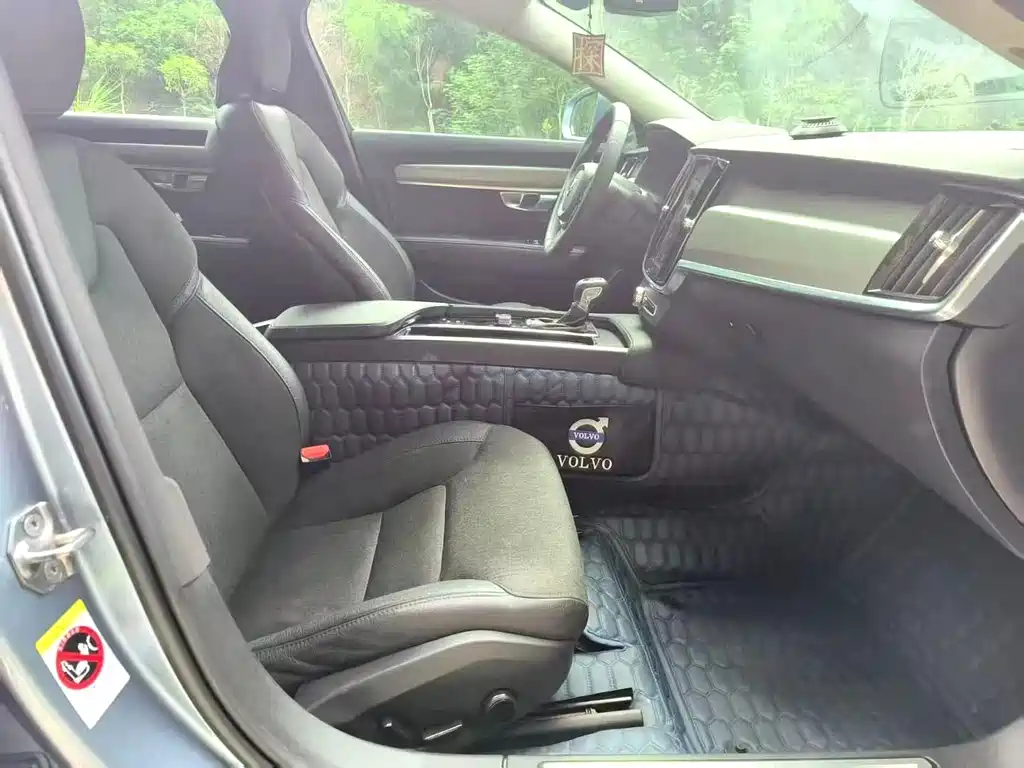 Volvo S90 — миниатюра 4