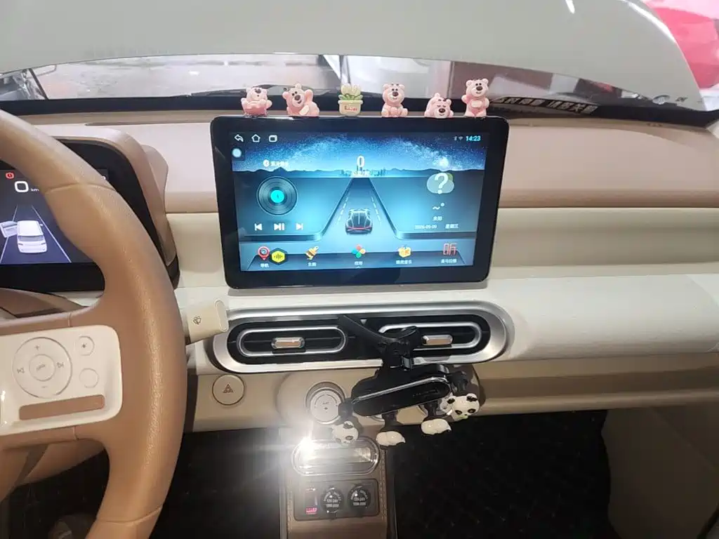 Wuling MINIEV — миниатюра 13