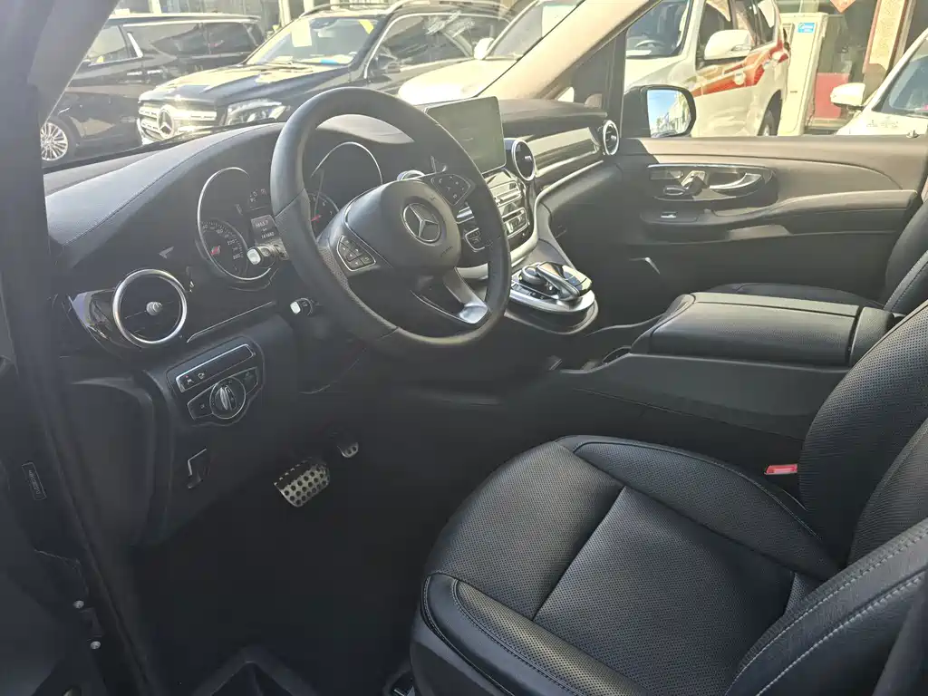 Mercedes-Benz V-Class — миниатюра 7