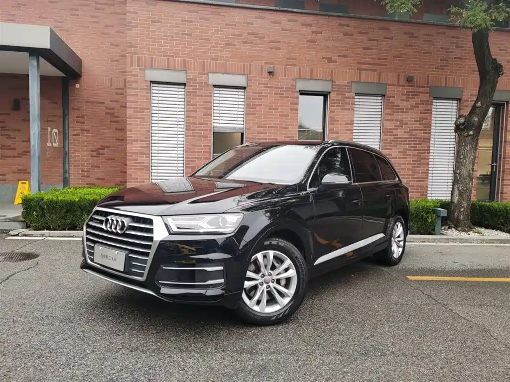 AUDI  Q7