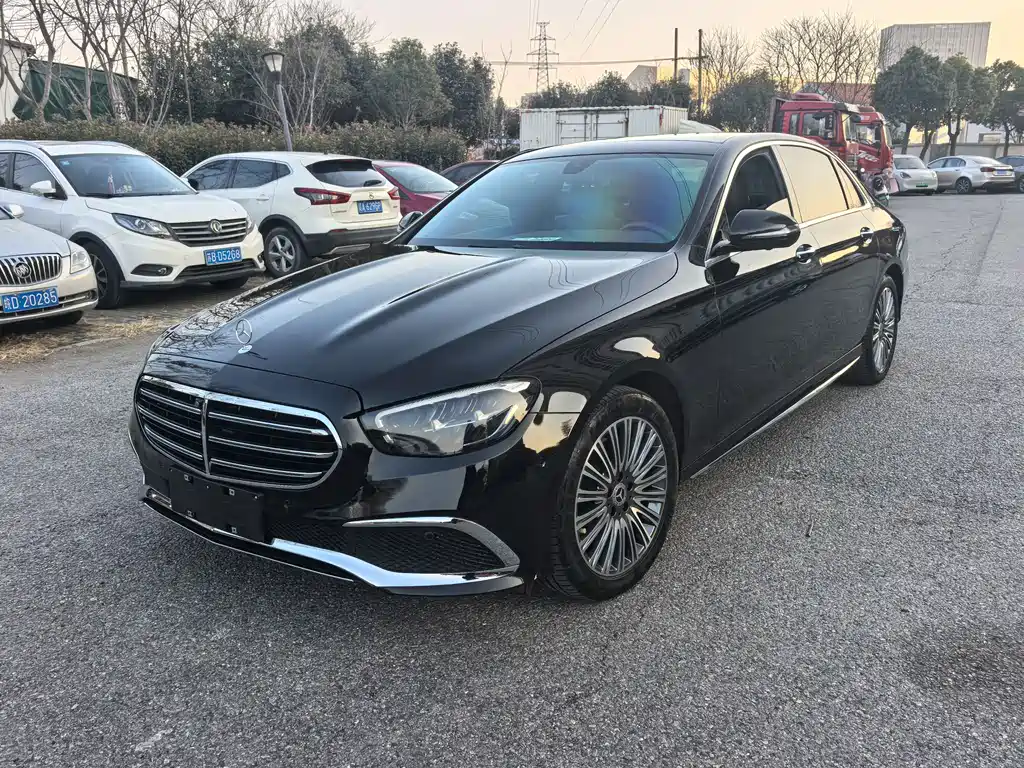 MERCEDES-BENZ E CLASS