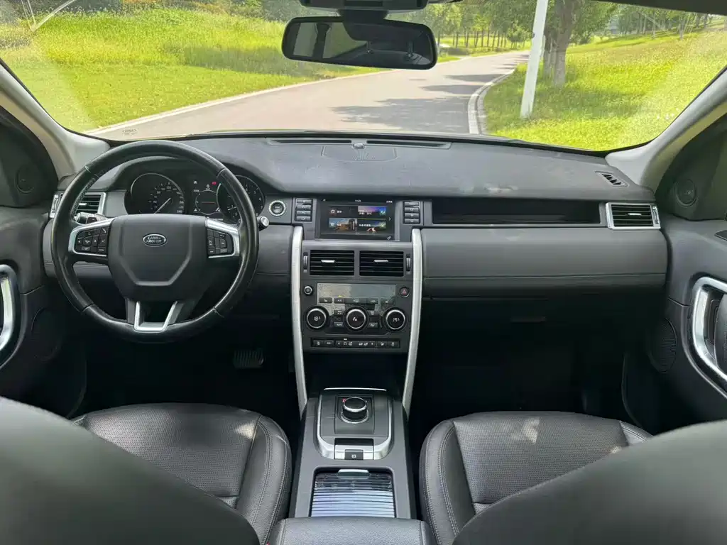 Land Rover Discovery Sport — миниатюра 10