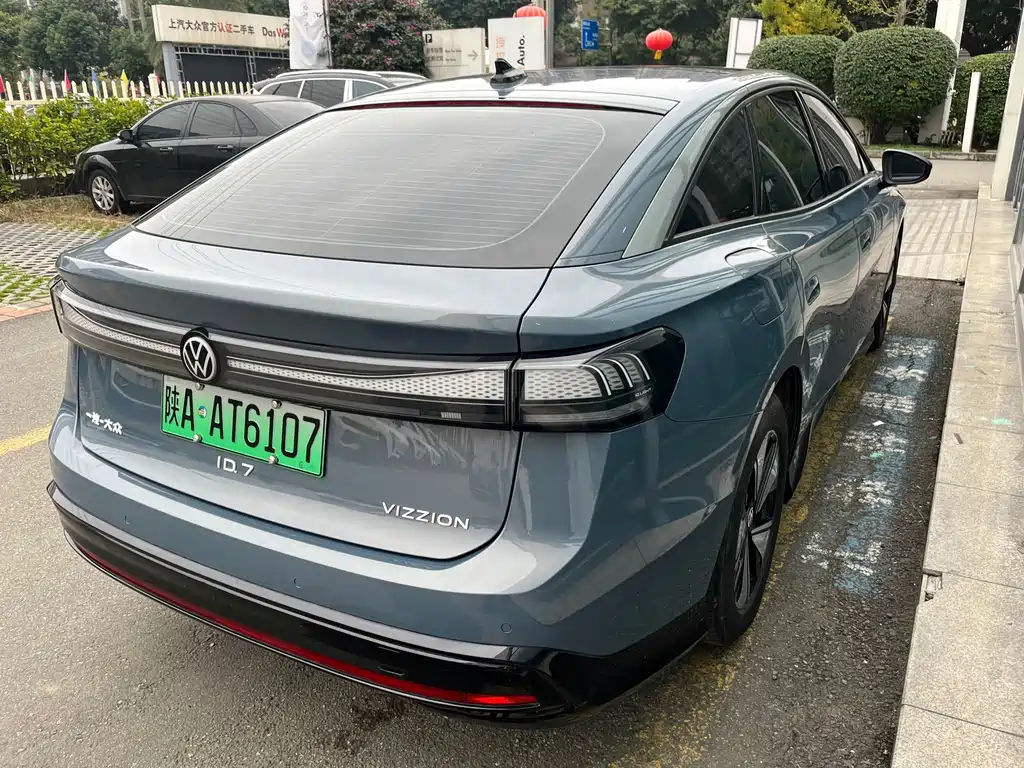 VOLKSWAGEN ID.7 VIZZION