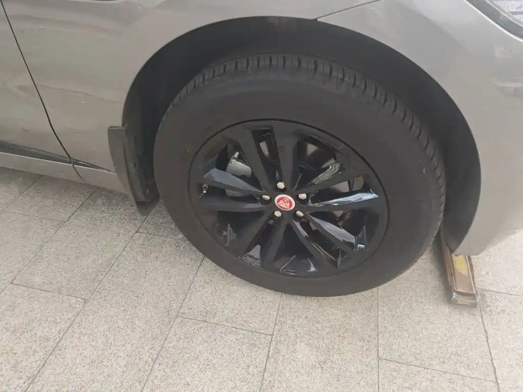 Jaguar F-PACE — миниатюра 24