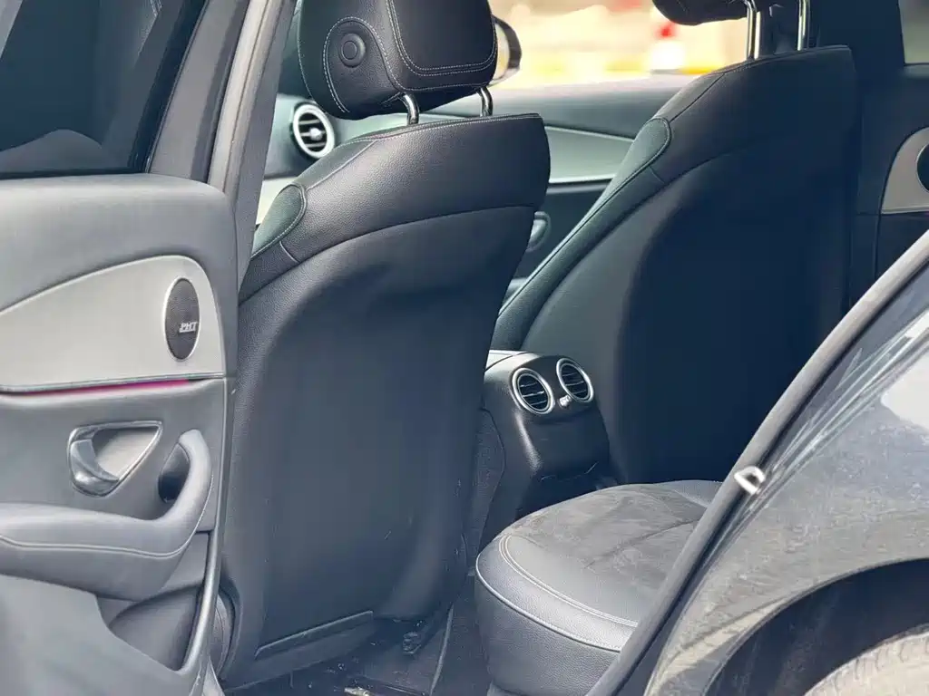 Mercedes-Benz E-Class — миниатюра 6
