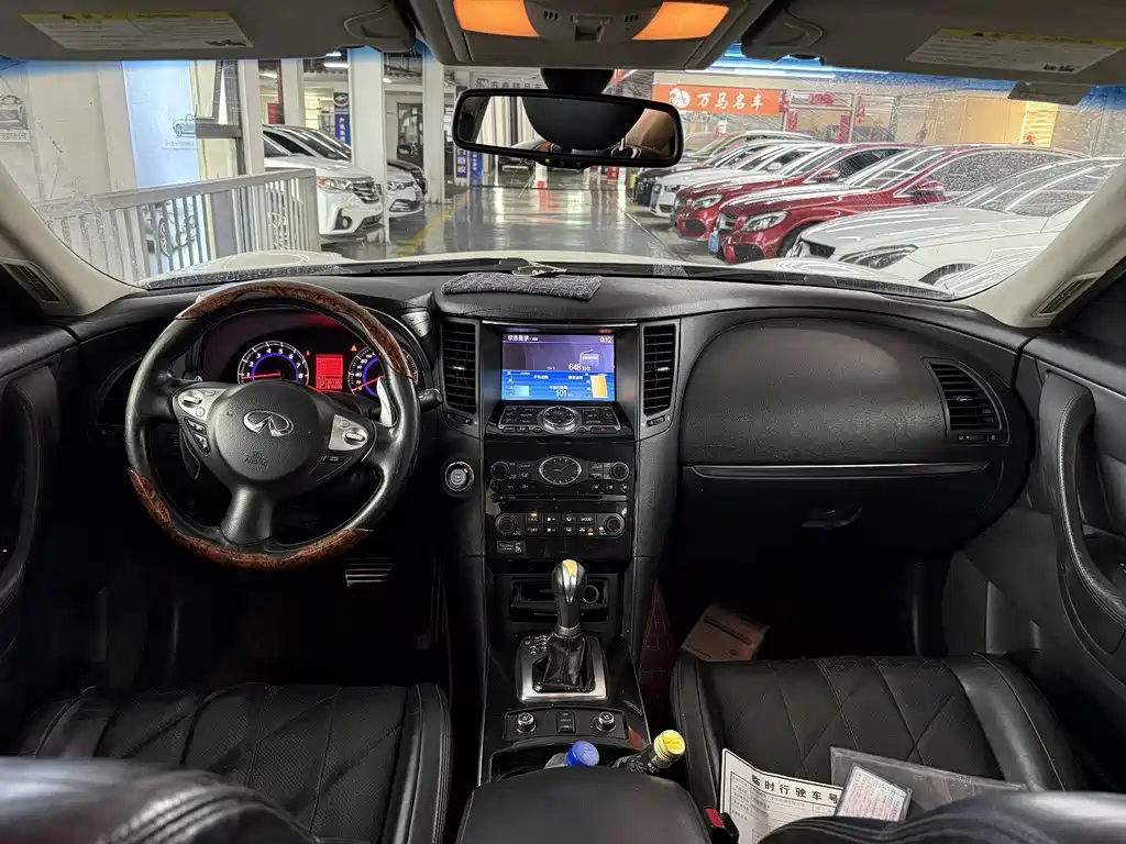 Infiniti FX — миниатюра 11