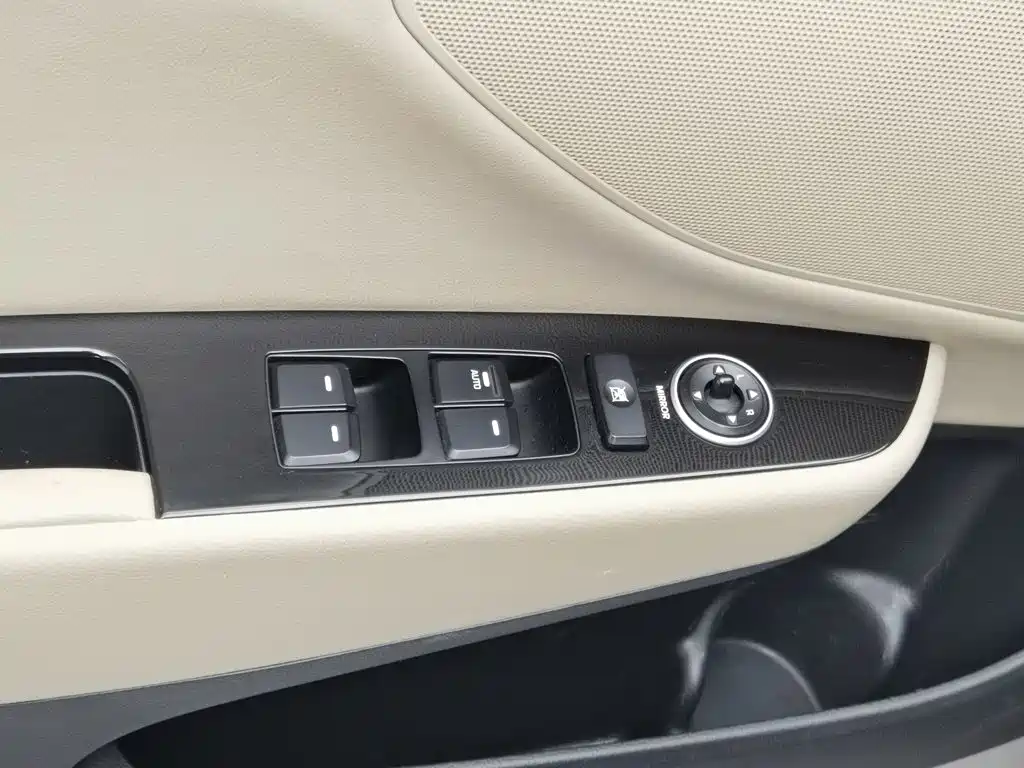 Hyundai Mistra — миниатюра 9