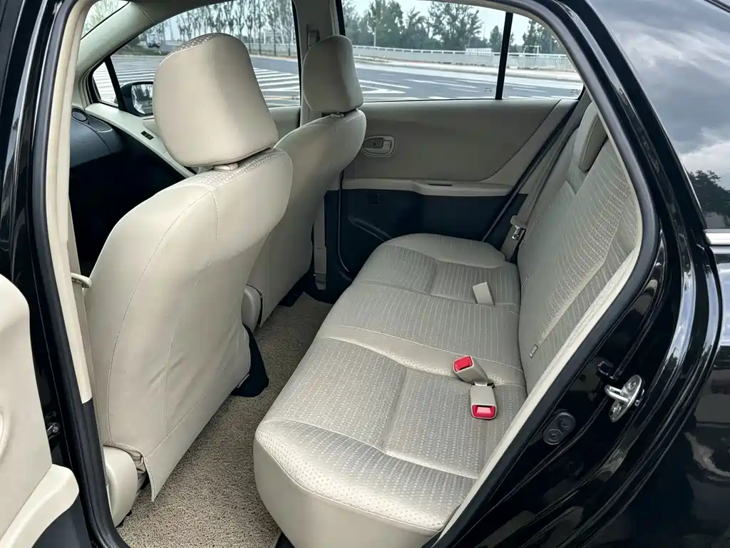 Toyota Yaris — миниатюра 9