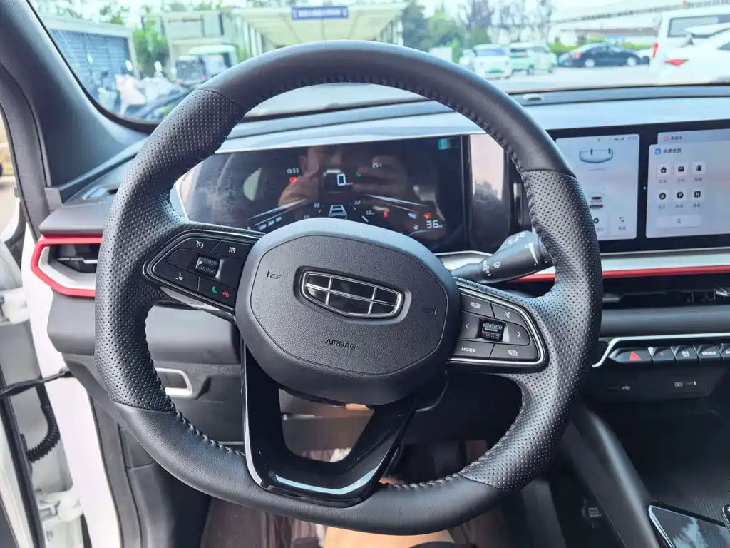 Geely Binyue — миниатюра 20