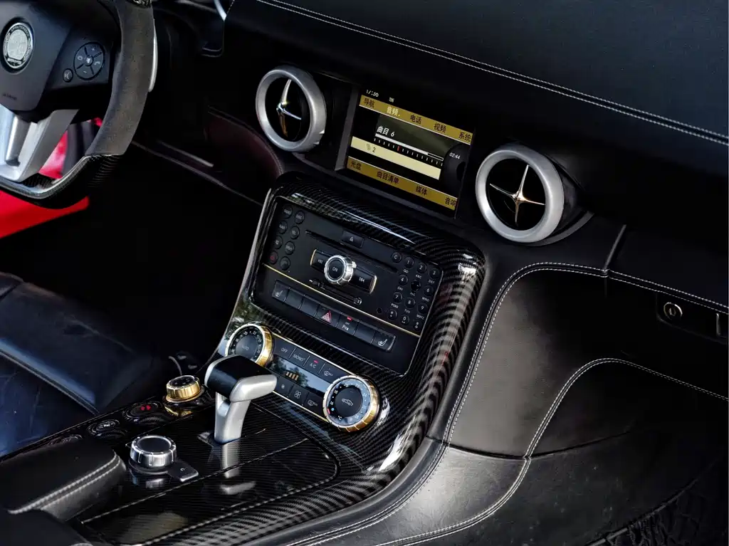 Mercedes-Benz SLS AMG — миниатюра 17