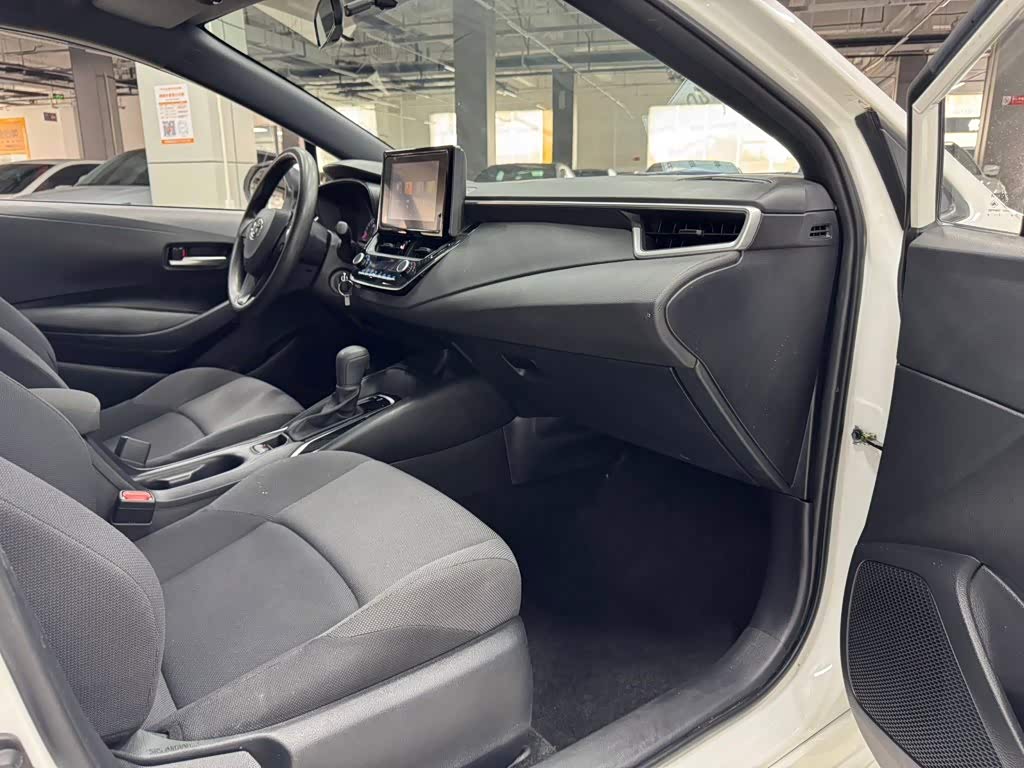 Toyota Levin 1.5 л 2022 г. Белый, пробег 45000 км