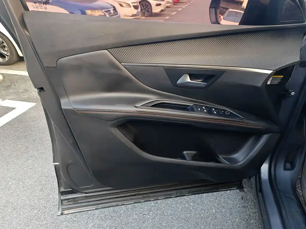 Peugeot 4008 — миниатюра 8