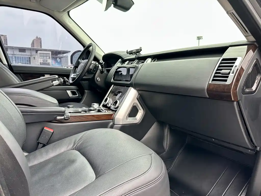 Land Rover Range Rover 2020 3.0 L6 Long Wheelbase