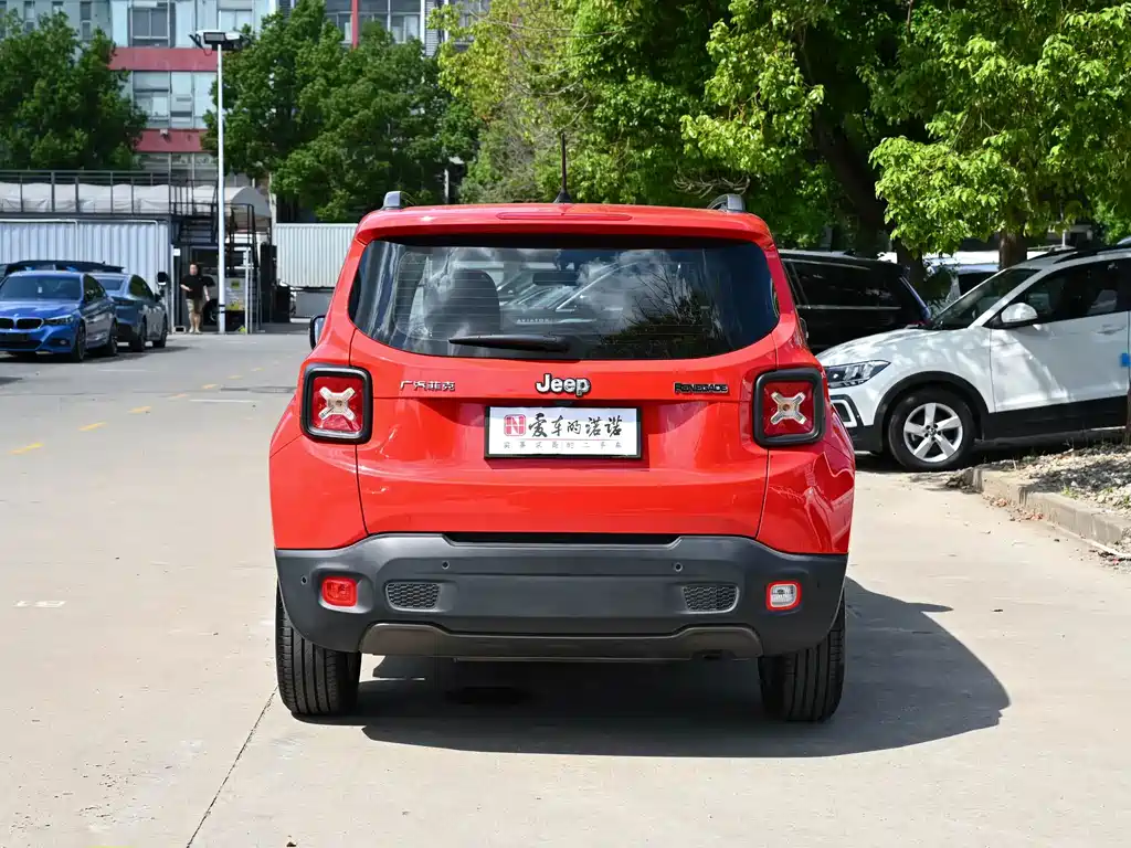 Jeep Renegade — миниатюра 5