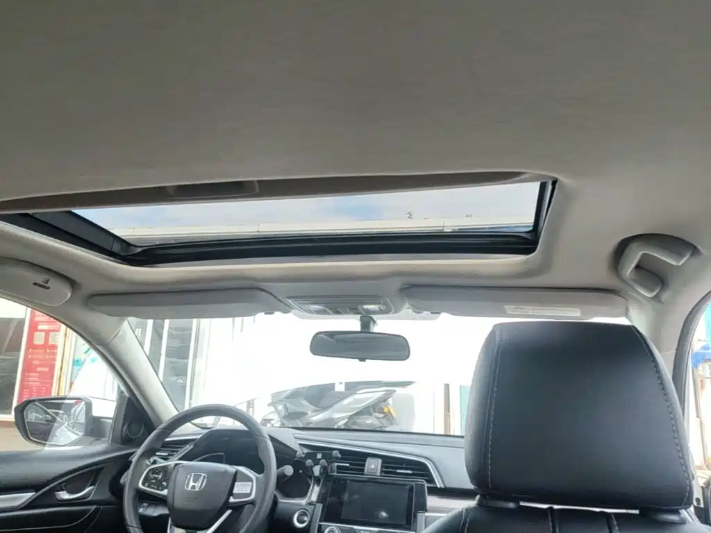 Honda Civic — миниатюра 18