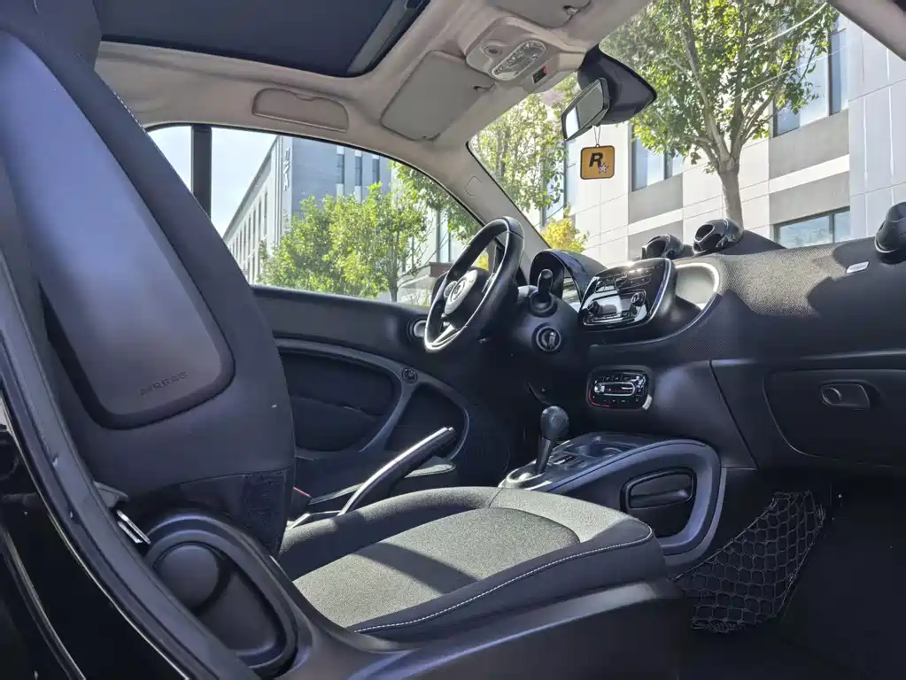 smart Smart Fortwo — миниатюра 4