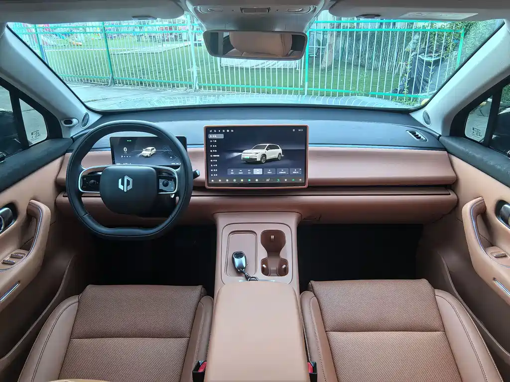 Leapmotor Leapmotor C10 — миниатюра 10