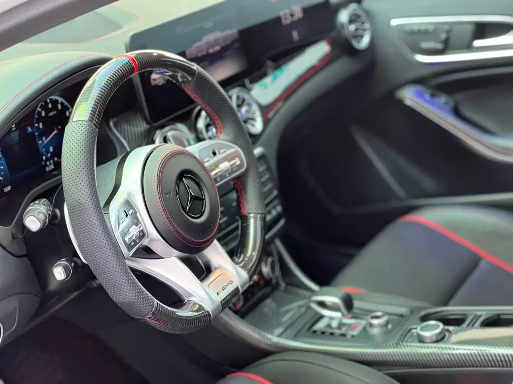 MERCEDES-BENZ GLA AMG