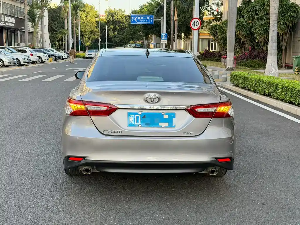 TOYOTA CAMRY