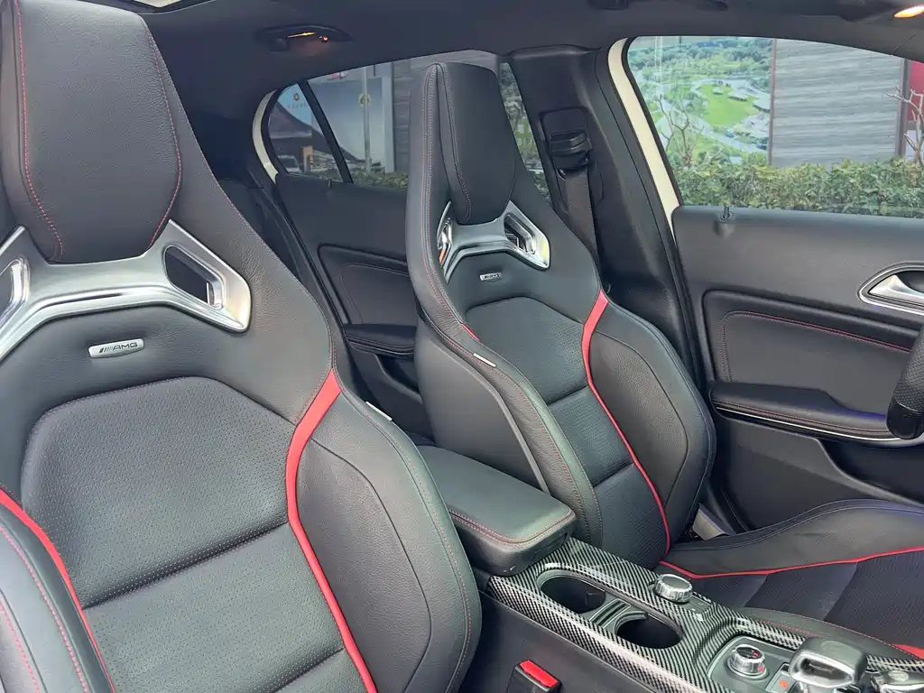 MERCEDES-BENZ GLA AMG