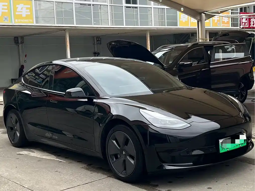 Tesla Model 3 — миниатюра 2