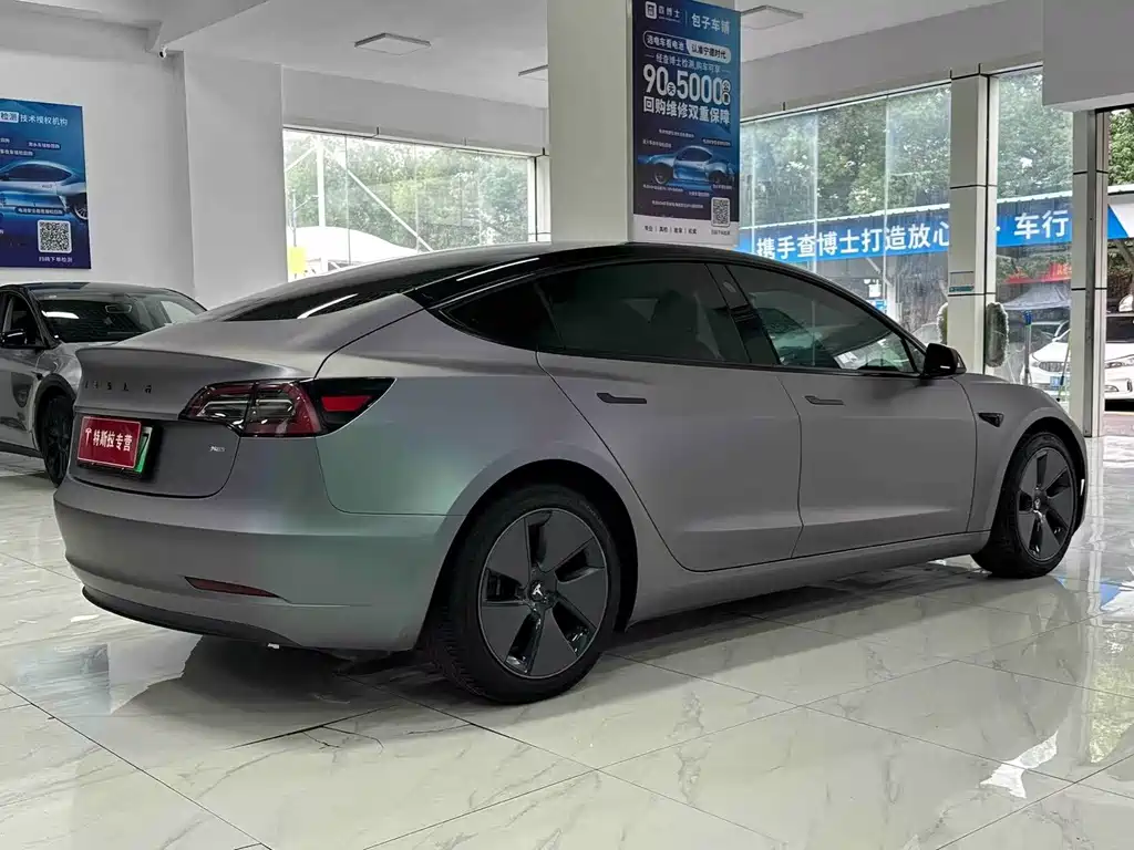 Tesla Model 3 — миниатюра 8